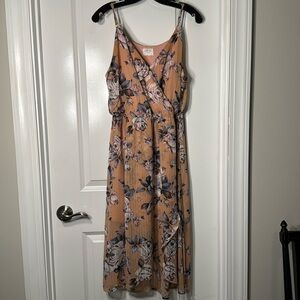 SIENNA SKY DRESS. Mauve color blue & white flowers. Size Large.
